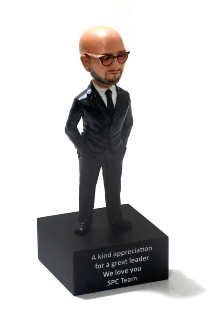 Turn Your Memories Into Premium 3D Art ✨ We create custom 3D printed figurines based on your real photos with high-quality details and professional finishing. - الصورة 19